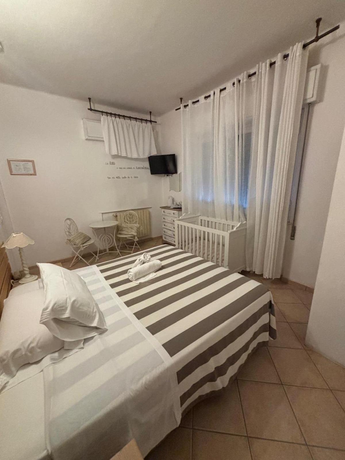 Casa Versilia Hotel マリーナ・ディ・マッサ エクステリア 写真